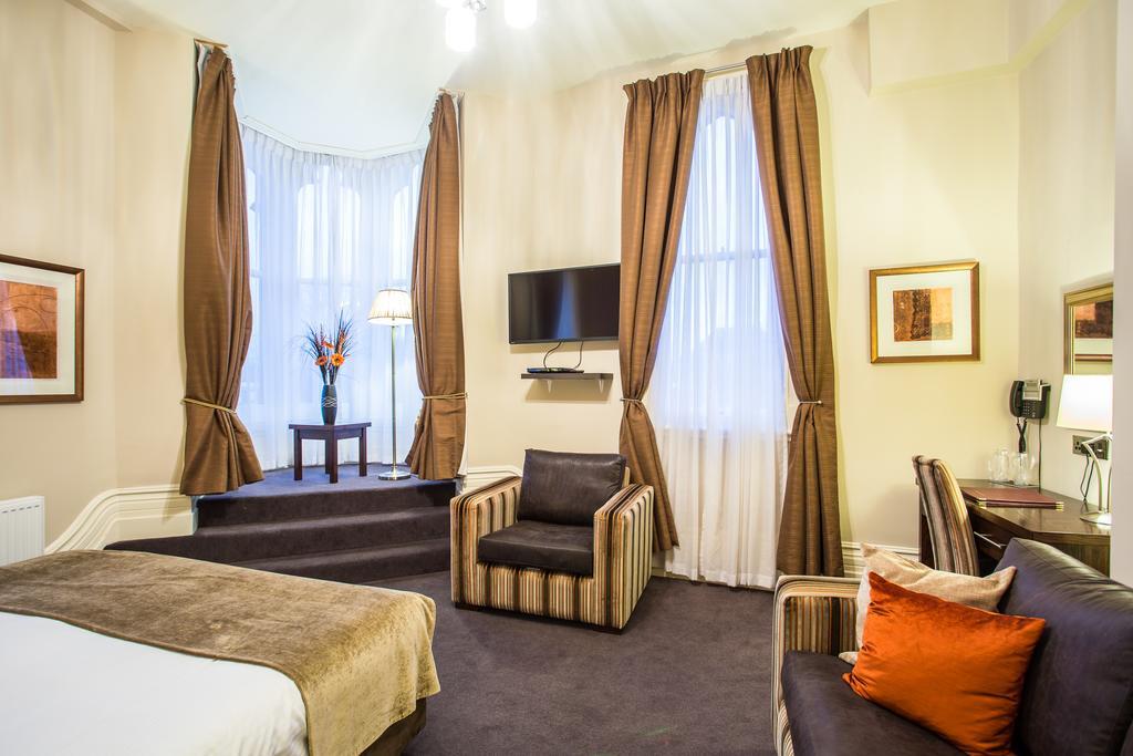 The Duke Of Edinburgh Hotel & Bar Barrow-in-Furness Eksteriør billede