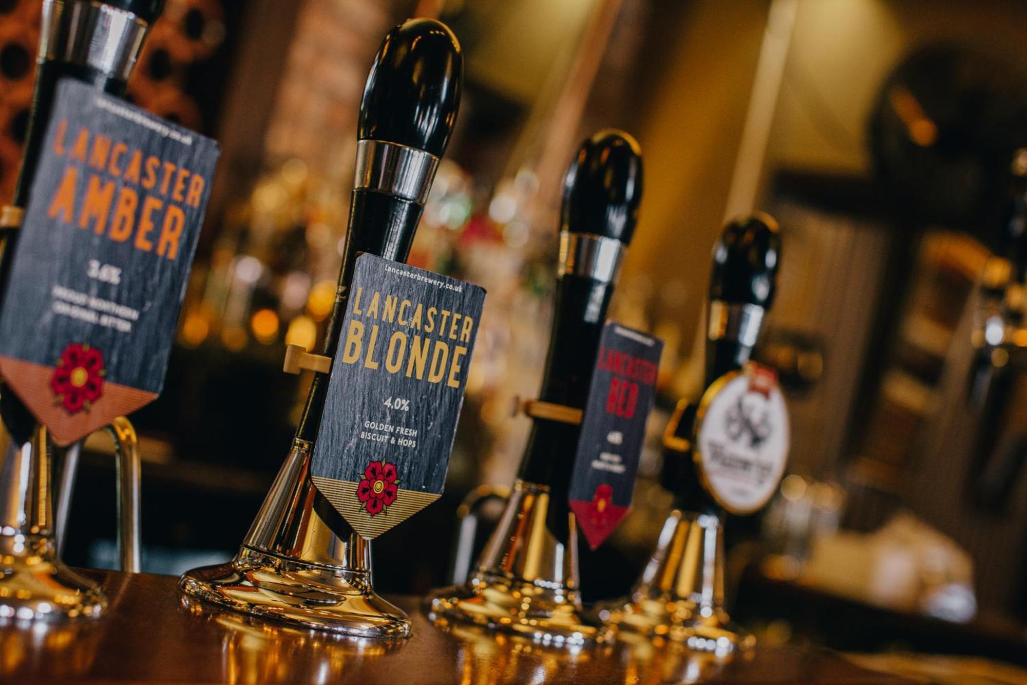 The Duke Of Edinburgh Hotel & Bar Barrow-in-Furness Eksteriør billede