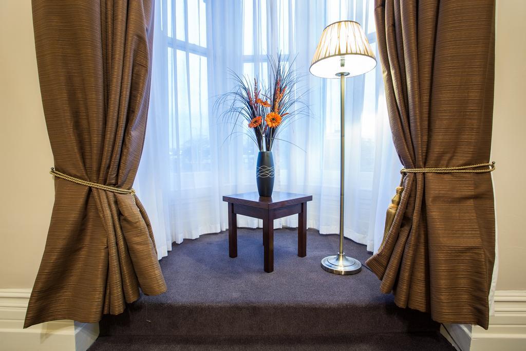 The Duke Of Edinburgh Hotel & Bar Barrow-in-Furness Eksteriør billede