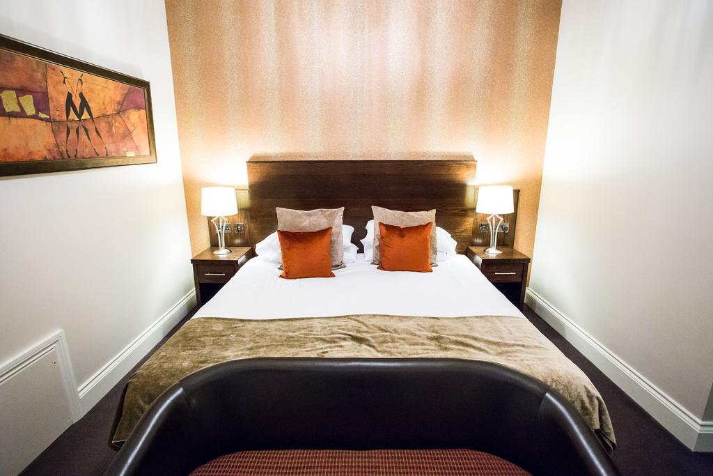 The Duke Of Edinburgh Hotel & Bar Barrow-in-Furness Eksteriør billede