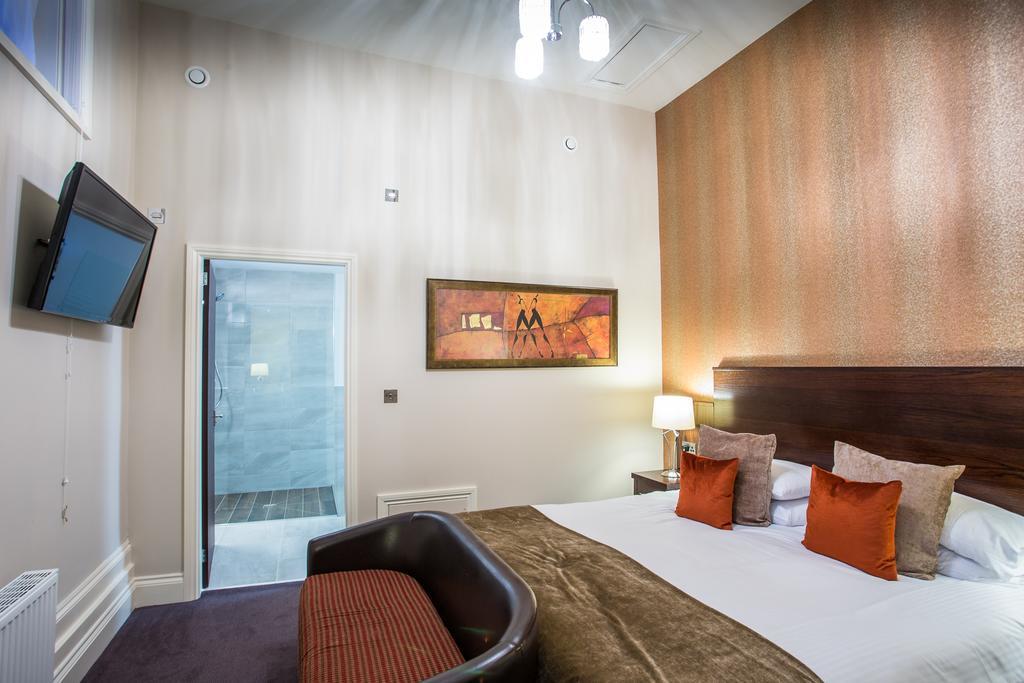 The Duke Of Edinburgh Hotel & Bar Barrow-in-Furness Eksteriør billede