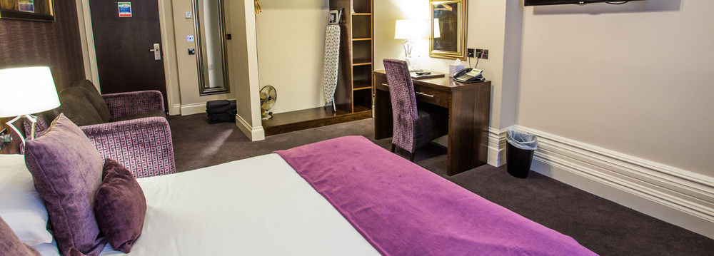 The Duke Of Edinburgh Hotel & Bar Barrow-in-Furness Eksteriør billede