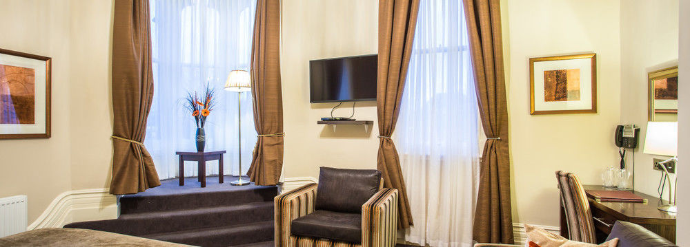 The Duke Of Edinburgh Hotel & Bar Barrow-in-Furness Eksteriør billede