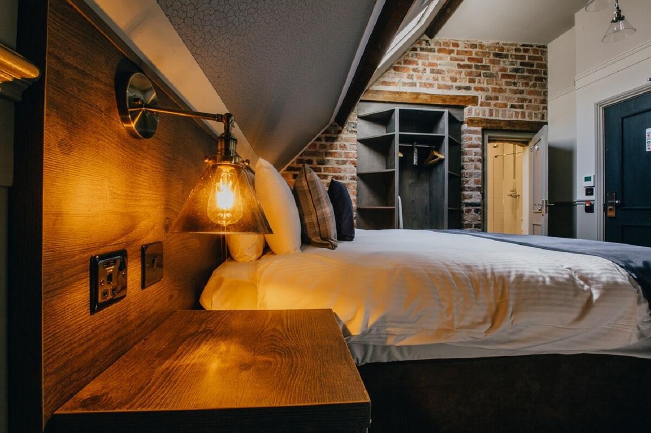 The Duke Of Edinburgh Hotel & Bar Barrow-in-Furness Eksteriør billede