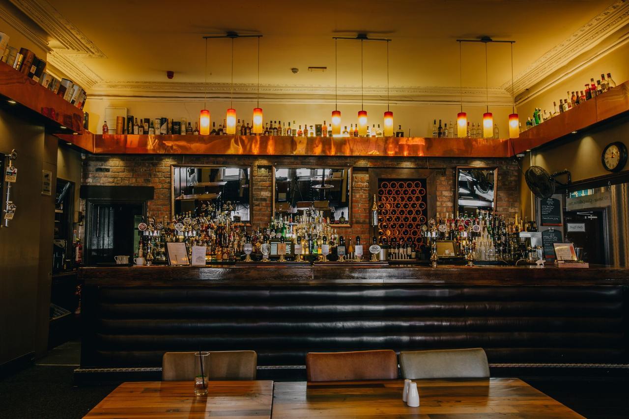The Duke Of Edinburgh Hotel & Bar Barrow-in-Furness Eksteriør billede