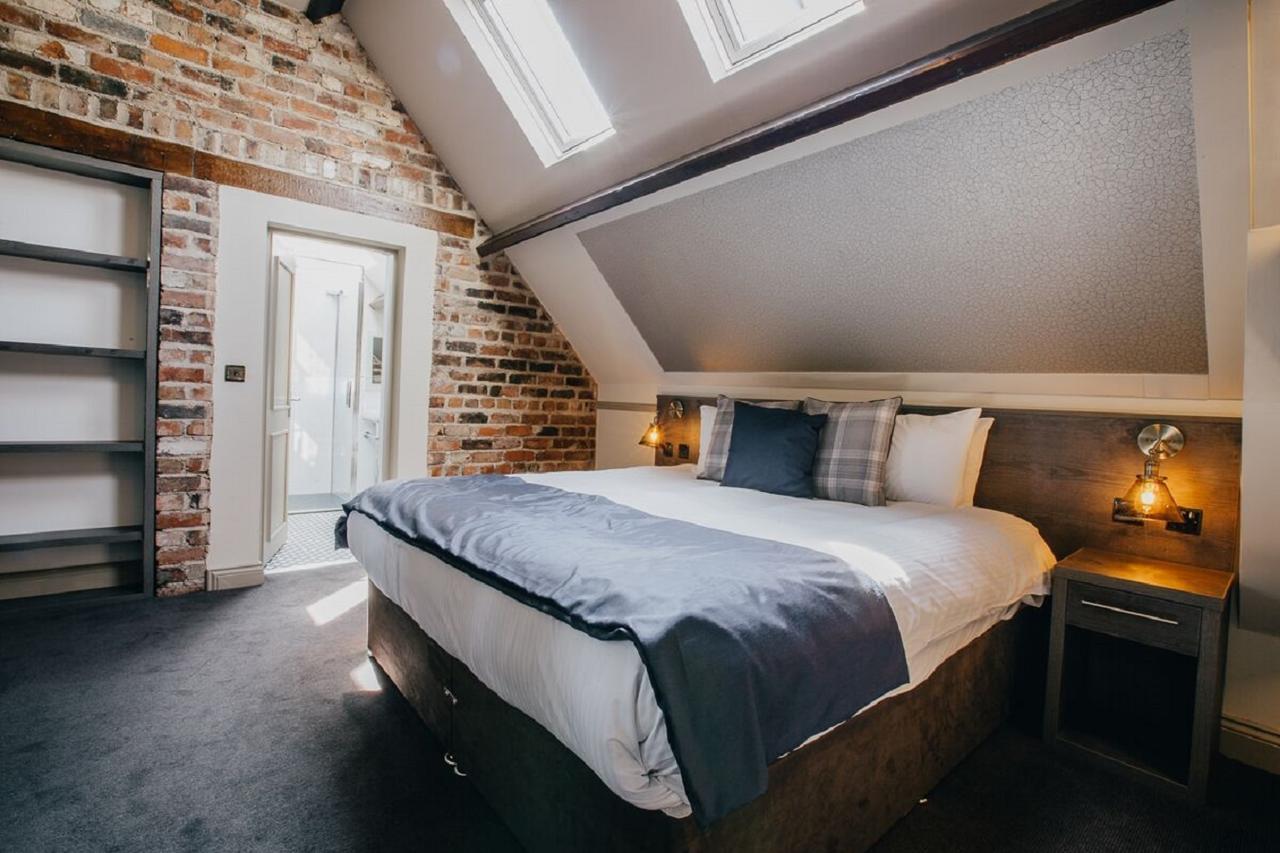 The Duke Of Edinburgh Hotel & Bar Barrow-in-Furness Eksteriør billede