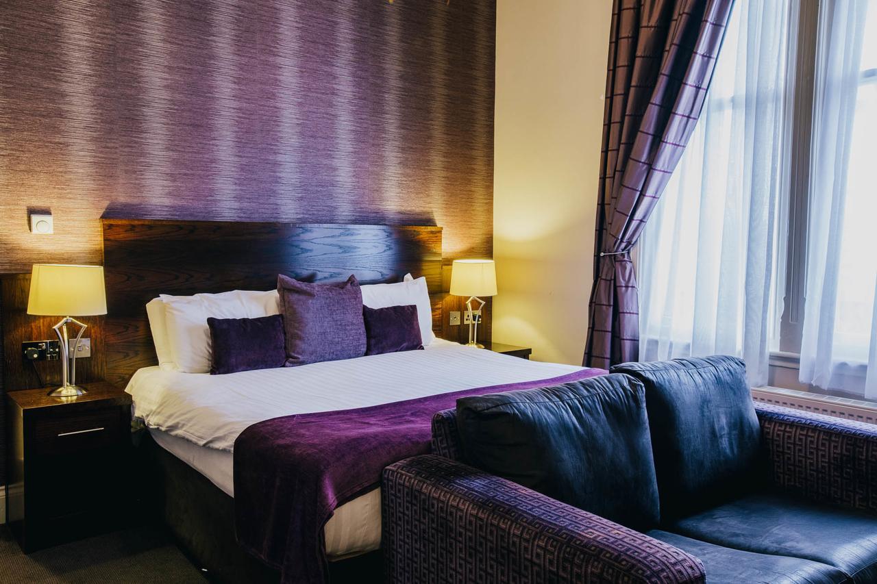 The Duke Of Edinburgh Hotel & Bar Barrow-in-Furness Eksteriør billede