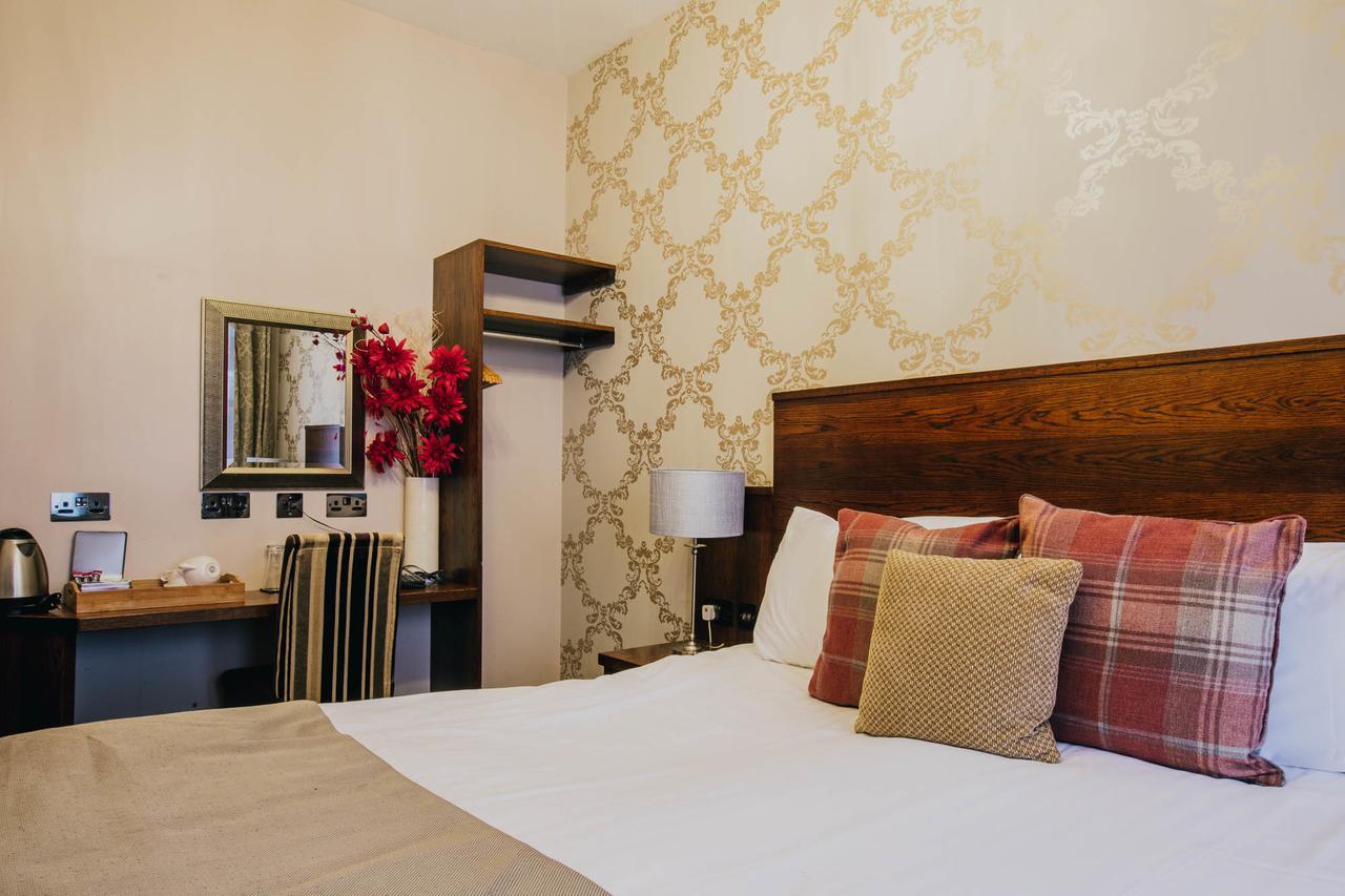 The Duke Of Edinburgh Hotel & Bar Barrow-in-Furness Eksteriør billede