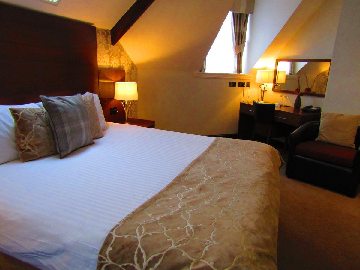 The Duke Of Edinburgh Hotel & Bar Barrow-in-Furness Eksteriør billede