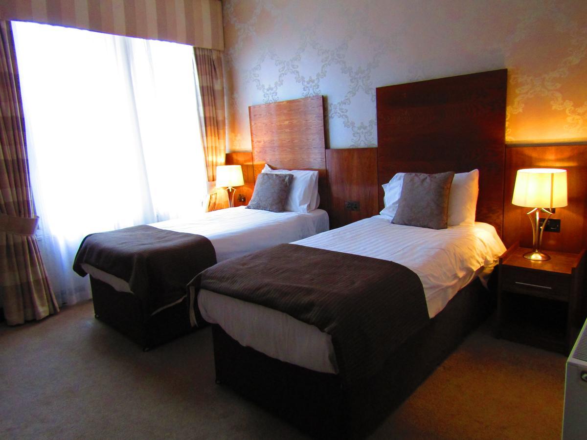 The Duke Of Edinburgh Hotel & Bar Barrow-in-Furness Eksteriør billede