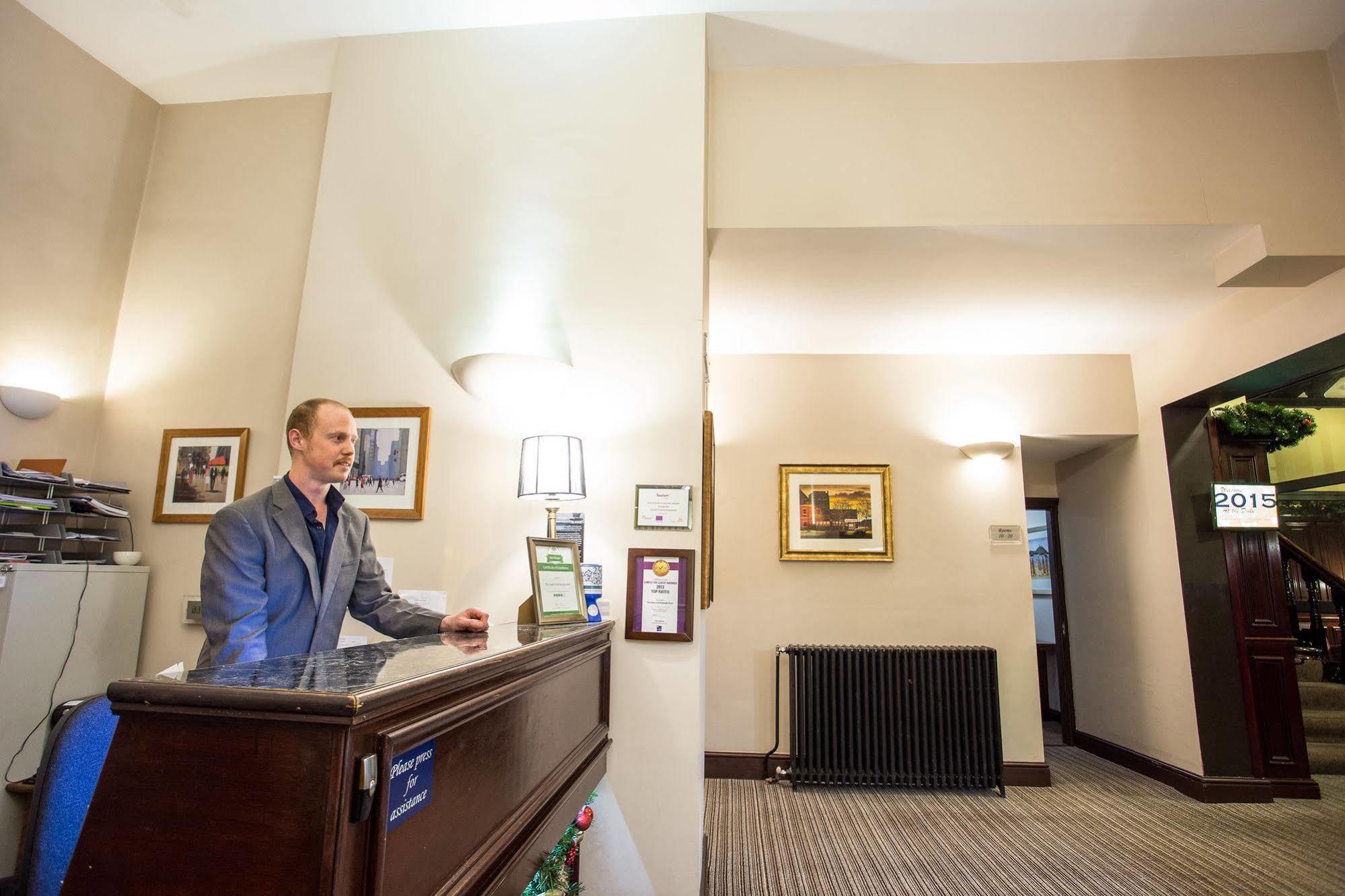 The Duke Of Edinburgh Hotel & Bar Barrow-in-Furness Eksteriør billede